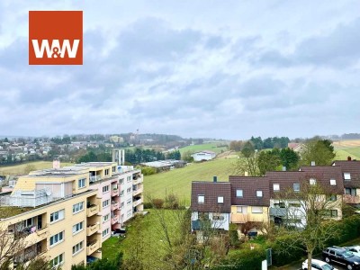 KAPITALANLAGE ODER EIGENNUTZUNG: Geräumige 3 Zimmerwohnung mit TG-Stellplatz, Balkon-Wintergarten