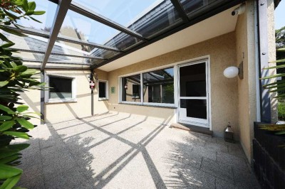 Freistehender Bungalow, ca. 123 m² Wohnfläche, 850 m² Grundstück, Garage ...