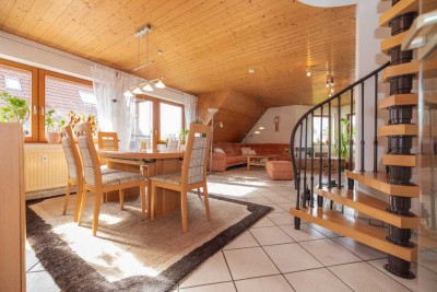 Provisionsfrei! Großzügige Maisonettewohnung mit 2 Balkonen und Platz für die ganze Familie