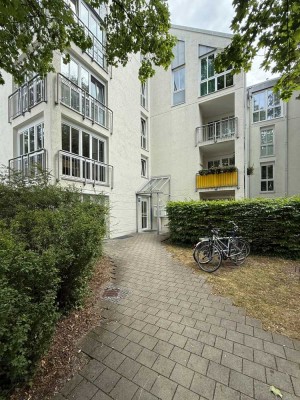 Grüne Stadtoase in Bestlage von Obersendling: 2-Zimmer-Gartenwohnung mit Terrasse und Nähe zur Isar