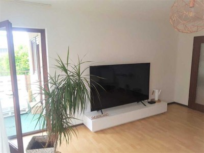 Neu sanierte 3,5-Raum-Wohnung in Ludwigsburg-Eglosheim , Wintergarten, Balkon, EBK