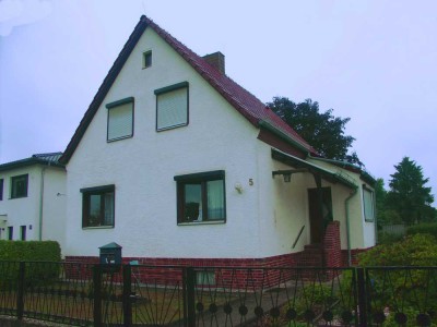 5-Zimmer-Einfamilienhaus auf großem Grundstück in Hennigsdorf /b. Berlin-Spandau