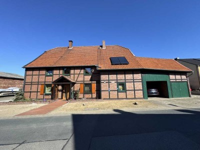 Peine OT Schmedenstedt / Einfamilienhaus mit Werkstatt, Nebengebäuden und Garage  in top Zust