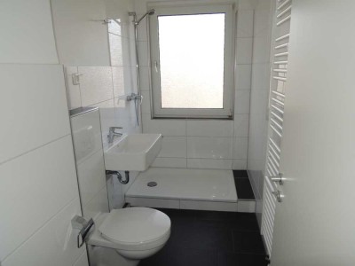 Frisch für Sie Modernisiert: Wunderschöne 3-Zimmer Wohnung mit großem Balkon in Meerbusch