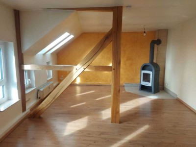 Attraktive 5-Zimmer-DG-Wohnung mit Balkon und Einbauküche in Salzhemmendorf