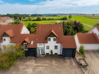 Ortsrandlage mit Weitblick! Zweifamilienhaus mit Einliegerwohnung in familienfreundlicher Lage