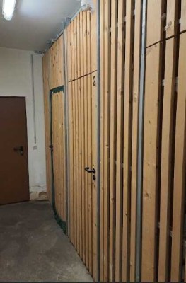 45m² - 2 Zimmer-Wohnung im 1. OG mit 2 Tiefgaragenplätzen.