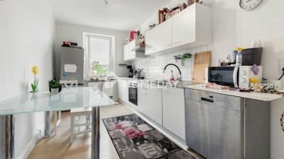 Frisch sanierte 2-Zimmer-Wohnung mit ca. 54 Qm in gepflegtem Altbau