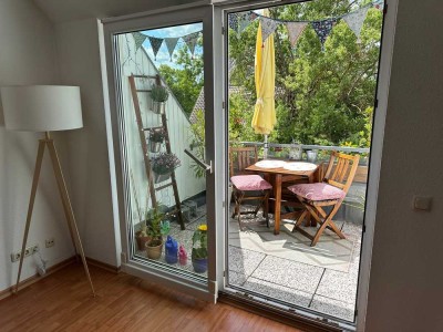 Schöne Maisonette-Wohnung mit Balkon und EBK zentral gelegen in Hohen Neuendorf