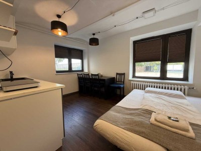 Helle und voll möblierte 2-Zimmer EG Wohnung in Leverkusen am Badesee