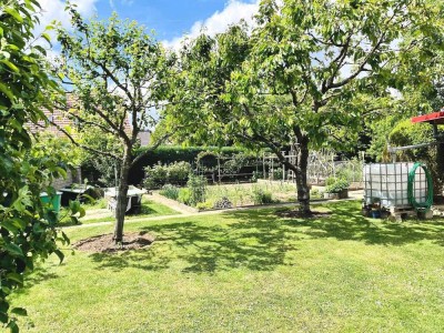 Jetzt kaufen und das Frühjahr 2026 im eigenen Garten verbringen... umfassend modernisierts Haus im