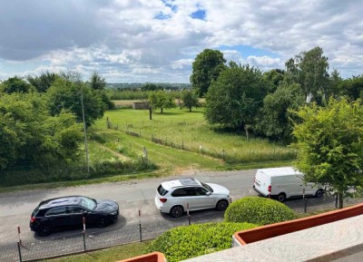 Helle 3 Zimmerwohnung mit Blick ins Grüne