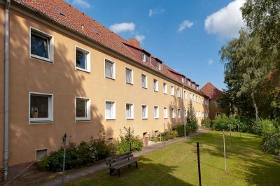 Praktische 2-Zimmer-Dachgeschoss-Wohnung mit Tageslichtbad