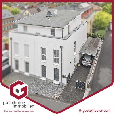 Moderne Doppelhaushälfte mit Wärmepumpe, Fußbodenheizung, Einbauküche und Carport in Rösberg