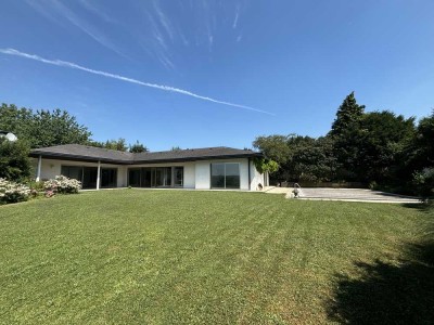 Exklusive 3,5-Zimmer-Erdgeschosswohnung mit Pool & Garten in Baienfurt