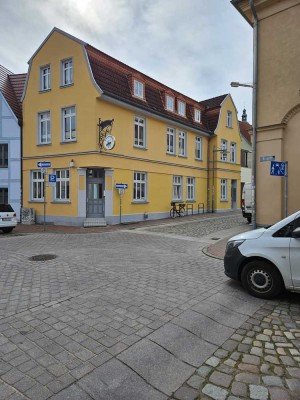 3 Raumwohnung in Güstrow mit Schlossblick zu vermieten