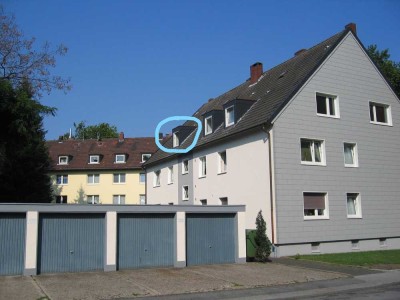 Gepflegte Dachgeschosswohnung mit zweieinhalb Zimmern in Gelsenkirchen-Hüllen