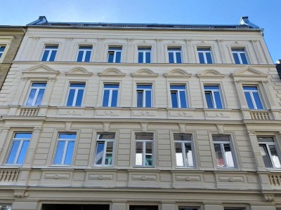 hochwertig und lichtdurchflutete 2-Zimmer Wohnung mit Balkon