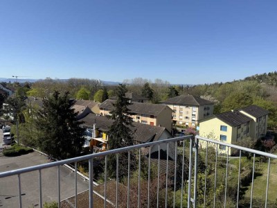 Mit Traumausblick und nur 6 Metern Distanz zur Schweiz