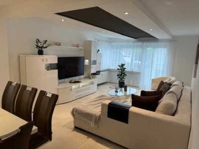 Exklusive und Helle 3-Zimmer-Wohnung mit Einbauküche und Balkon