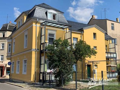 Große 2-R-Wohnung mit Balkon zu vermieten