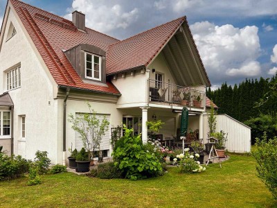Exklusive 3-Zimmer Wohnung mit eleganter Galerie, moderner EBK und Balkon mit Weitblick