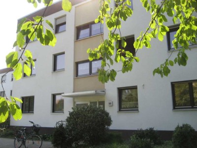 SANKT AUGUSTIN - schöne 3 -Zi. Whg. EG im 9 Parteien-Haus, ca. 89 m² Wfl., gr. Balkon + TG-Platz