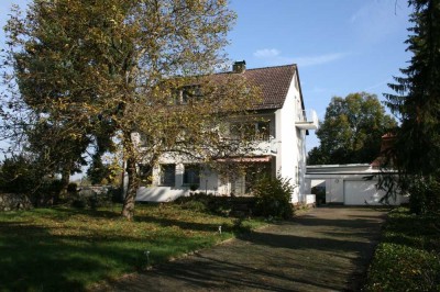 Nahe S-Bahn, Ruhige schöne 2 Zimmer Whg im 2fam. Haus, Tageslichtbad, Balkon