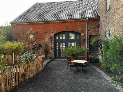 historisches Backstein-Gebäude inmitten von Xanten für Leute mit Phantasie