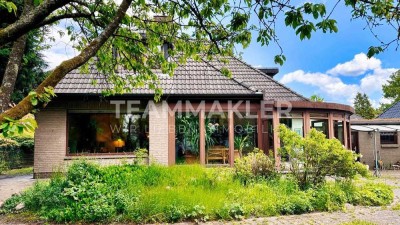 PLATZ MIT POTENZIAL: Einfamilienhaus mit Wintergarten auf großem Grundstück