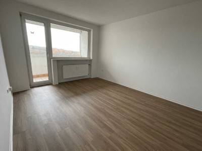 Frisch saniert: Helle 2 Zimmerwohnung mit Blick!