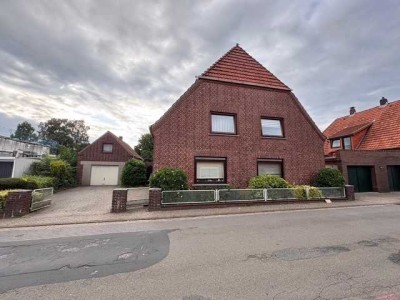 Freistehendes Einfamilienhaus mit zusätzlichem Baugrundstück
