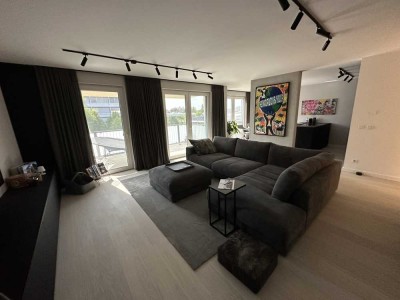 Stilvoll möblierte 3-Zimmer-Wohnung mit Balkon, Einbaumöbeln & Tiefgarage – zentral, ruhig & hell
