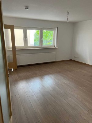 Erstbezug nach Sanierung: Exklusive 2-Zimmer-Wohnung mit Tageslicht & eigener Terrassenmöglichkeit