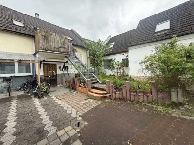***Ensemble aus drei Häusern mit 5 Wohneinheiten***
