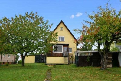 Preisreduzierung: Das ideale Zuhause für Gartenliebhaber: Wohnhaus mit großem Grundstück in Sc
