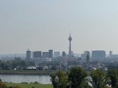 Traum-Ausblick über den Rhein + großer Balkon + Selbstnutzung oder Vermietung möglich