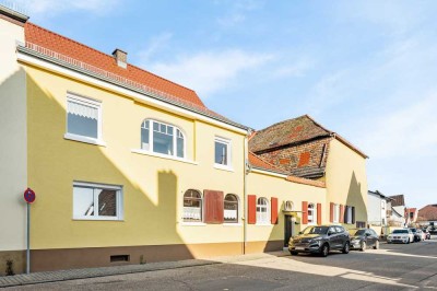 Sanierungsbedürftiges Mehrfamilienhaus mit Scheune und Garten  – viel Raum für Ihre Ideen!