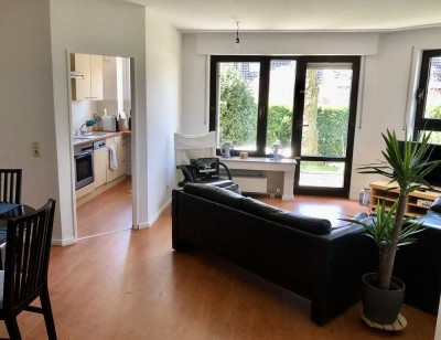 2-Zi.-Erdgeschosswohnung mit Terrasse und Rasenfläche zwischen Rhein und Rewe - provisionsfrei!