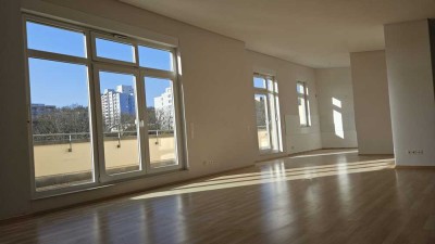 Helles, ruhiges Penthouse mit Ausblick