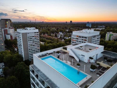 Ⓣ Das Sunset-Apartment. Auf höchstem Niveau über Münchens Dächern. Mit Weitblick, Sauna & Pool.