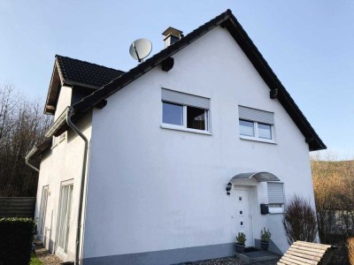 Große Maisonette-Eigentumswohnung in einem Zweifamilienhaus in Gummersbach-Karlskamp