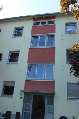 Bobingen: Schön geschnittene, vermietete 3 ZKB Wohnung mit Stellplatz und ruhiger Lage