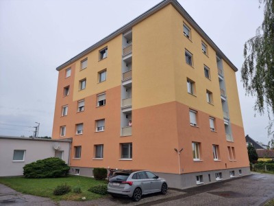 Gepflegte 2-Zimmer-Wohnung mit Terrasse in zentraler Lage!