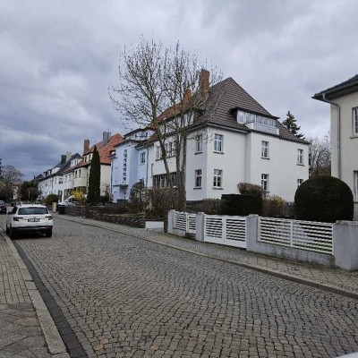 Dachgeschoßwohnung im Dichterviertel