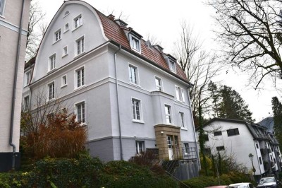 Zentral und stilvoll – 2-Zimmerwohnung in charmanter Altbauvilla