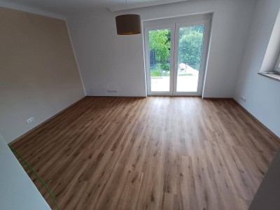 Frisch saniertes 5-Zimmer Einfamilienhaus mit Pool und Garten