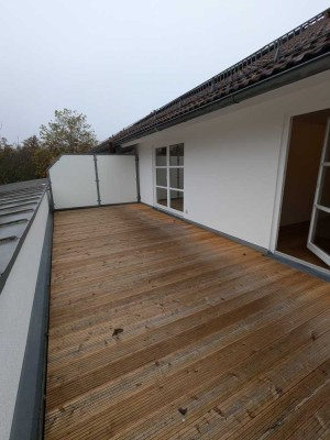 Neu sanierte 2-Zimmer-Wohnung mit großer Wohlfühlterrasse