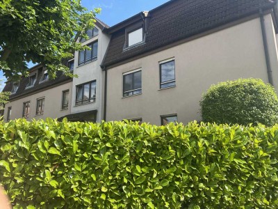 PRIVAT Gemütliche, 2-Zimmer-Wohnung mit EBK in bester Lage von Neustadt a. d. W.  zum Verkaufen