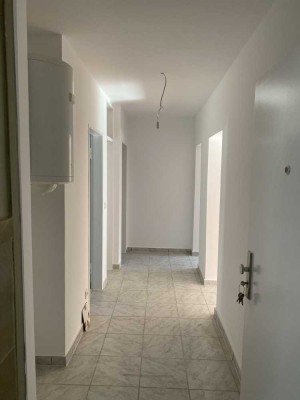 Stilvolle 3-Raum-Erdgeschosswohnung mit Balkon in Maintal Hochstadt